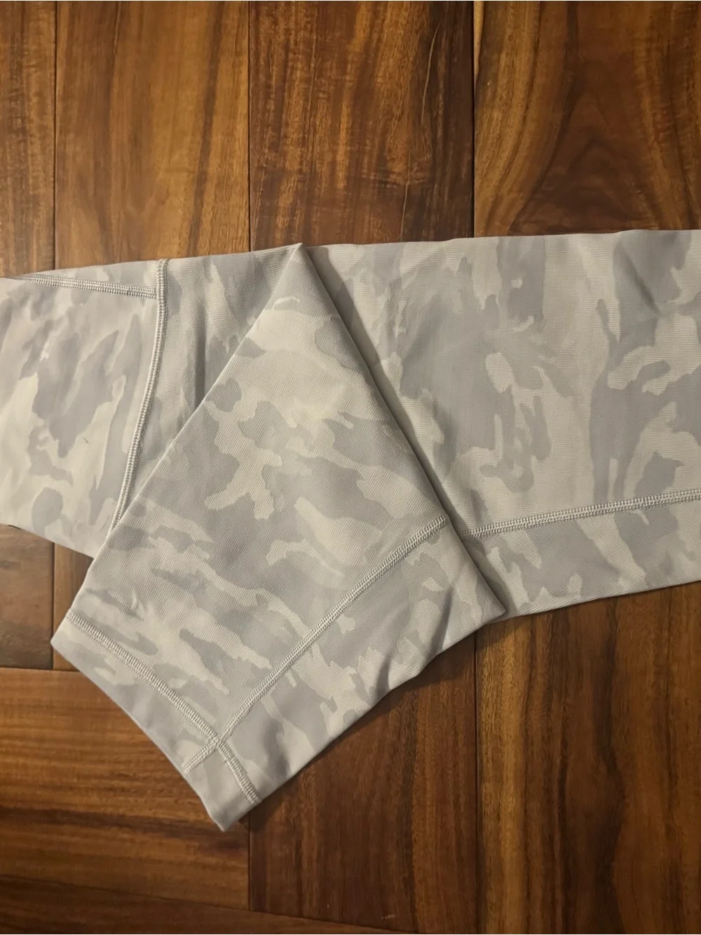 Lululemon High-Rise Camo capri— Light Gray/White